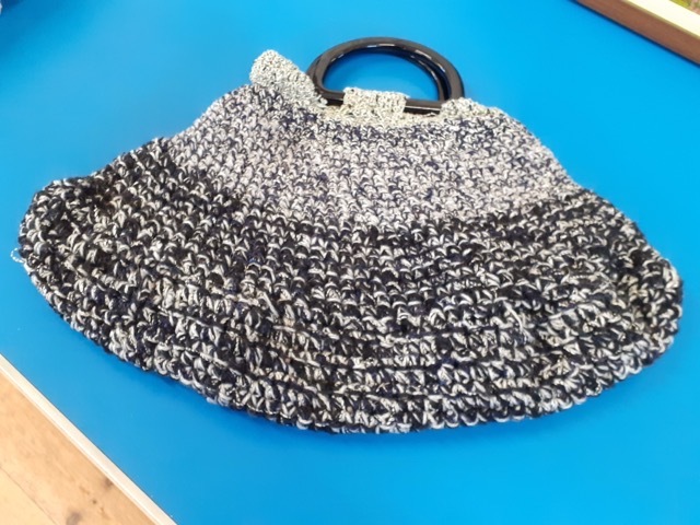 Dexi has also knitted a useful bag